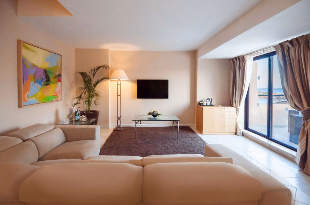 Marina Hotel Corinthia Beach Resort