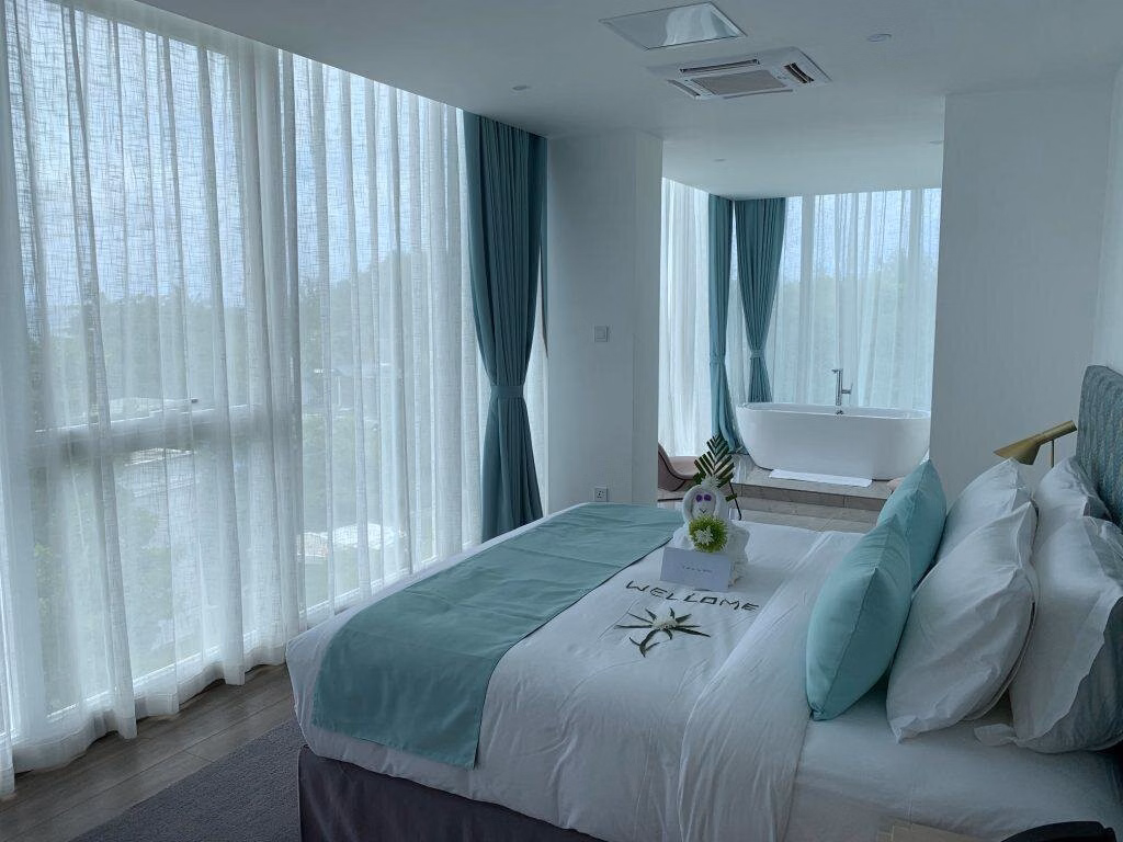 Ocean V Hotel