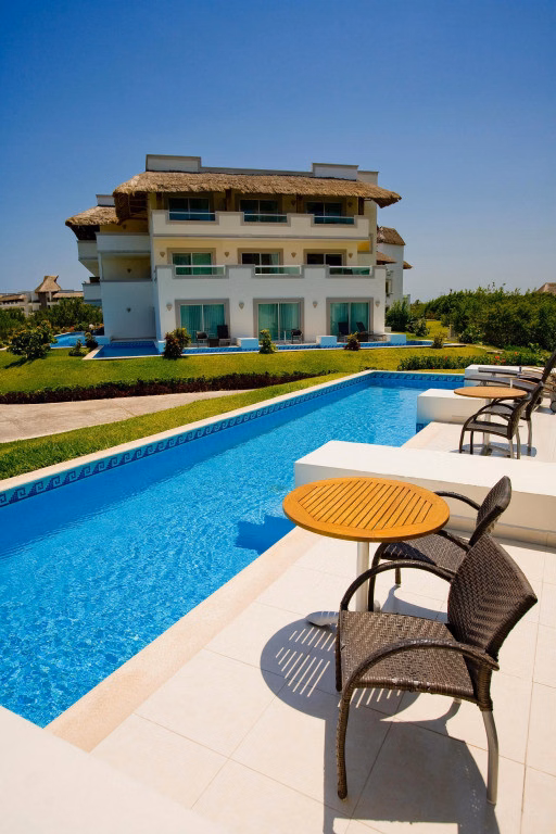 BlueBay Grand Esmeralda