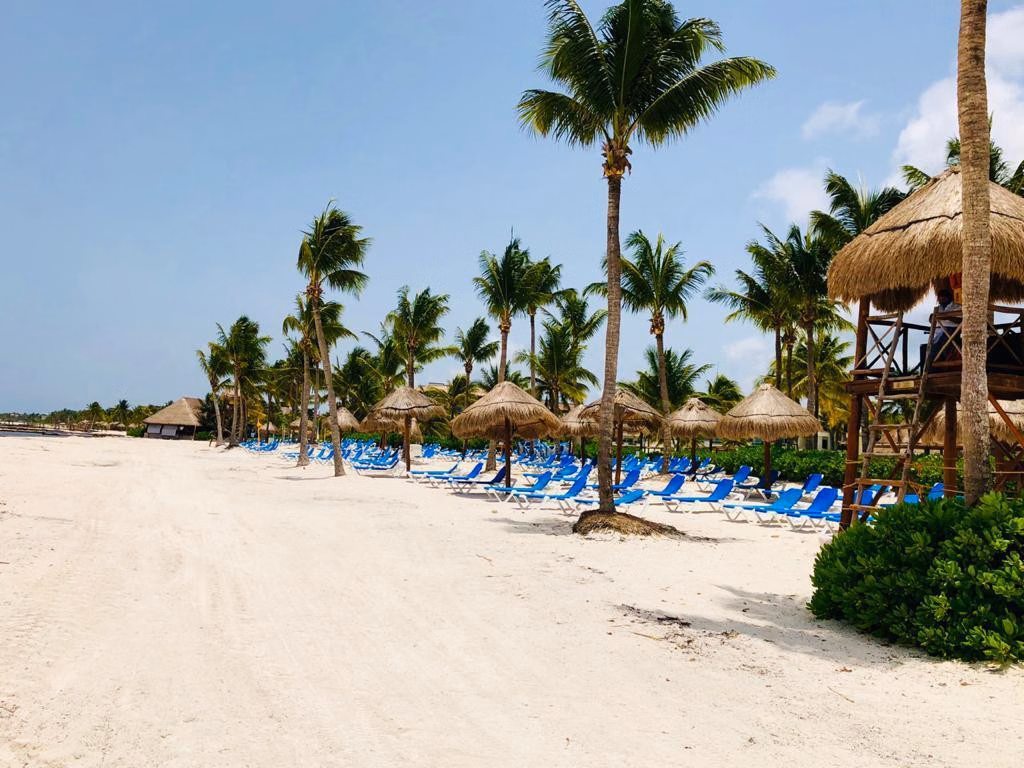 BlueBay Grand Esmeralda
