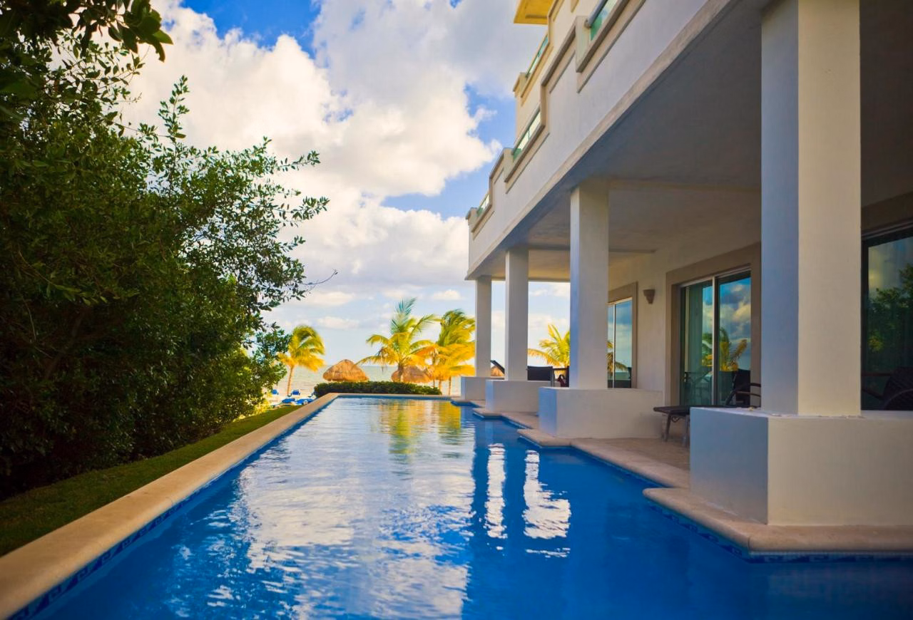 BlueBay Grand Esmeralda