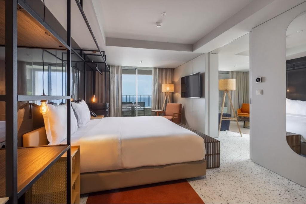 Next Hotel