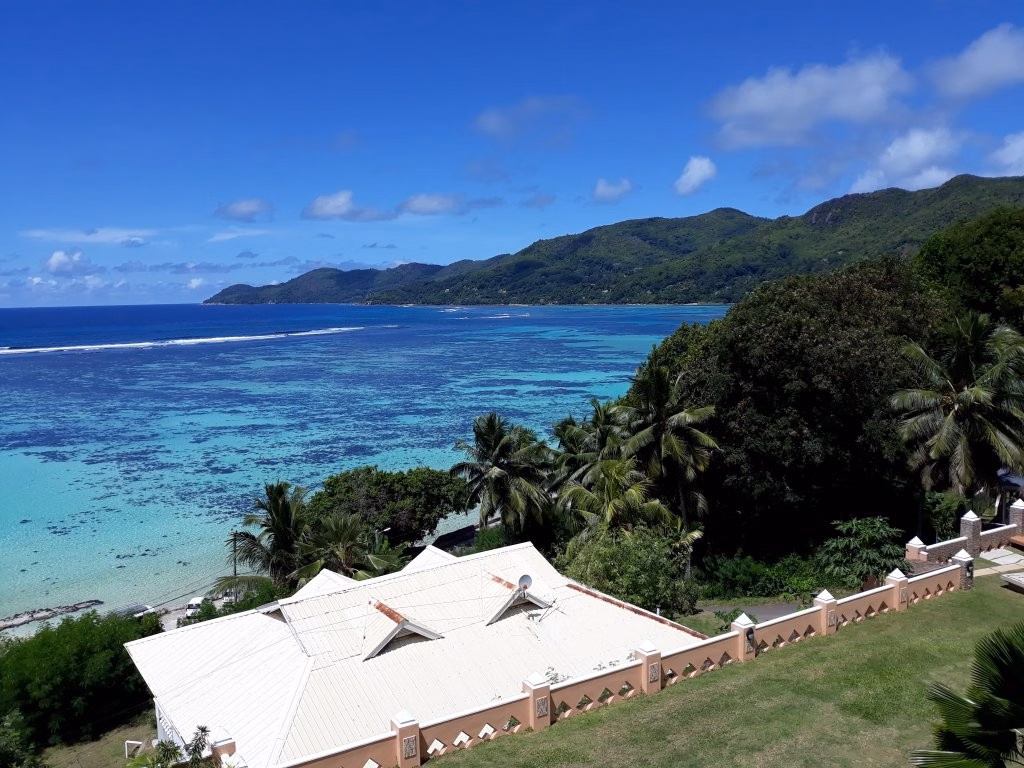 Au Fond De Mer View Apartments