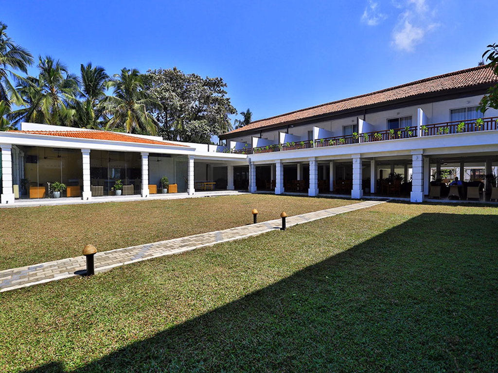 Hibiscus Beach Hotel And Villas