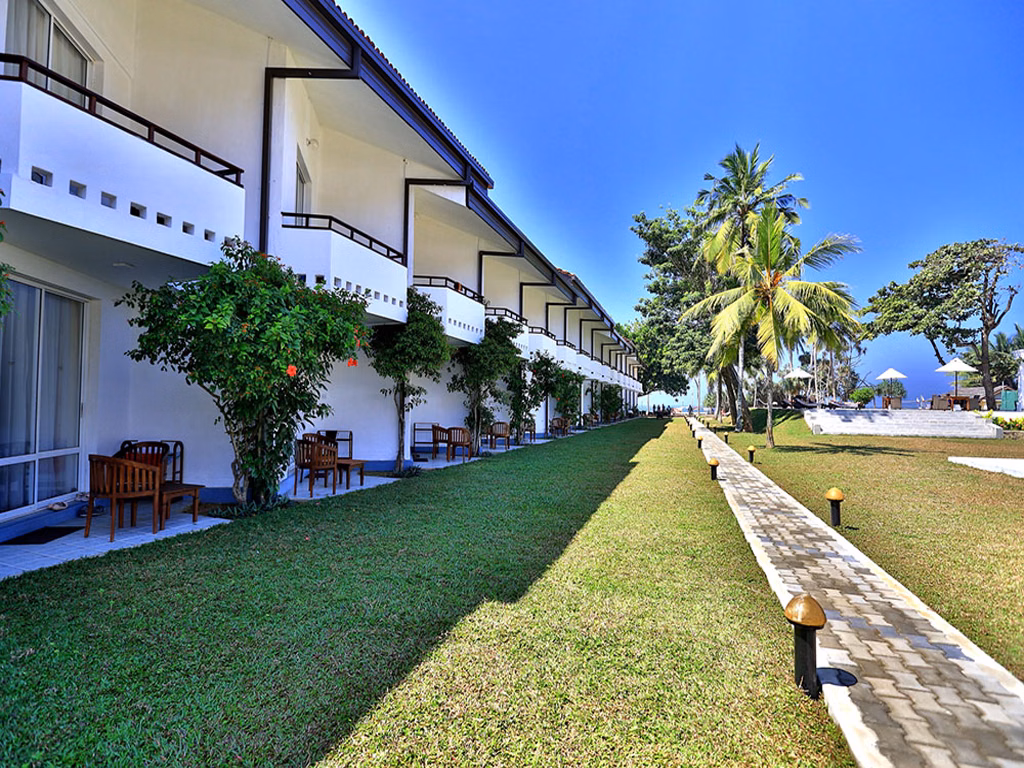 Hibiscus Beach Hotel And Villas