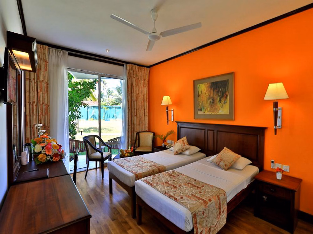 Hibiscus Beach Hotel And Villas