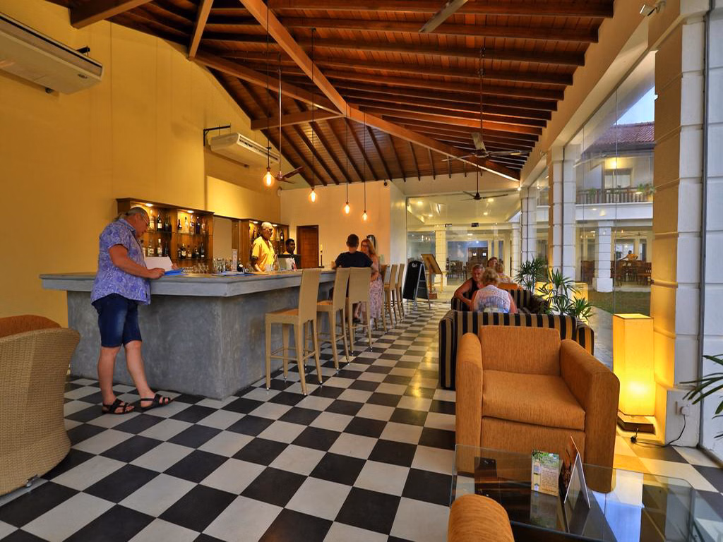 Hibiscus Beach Hotel And Villas