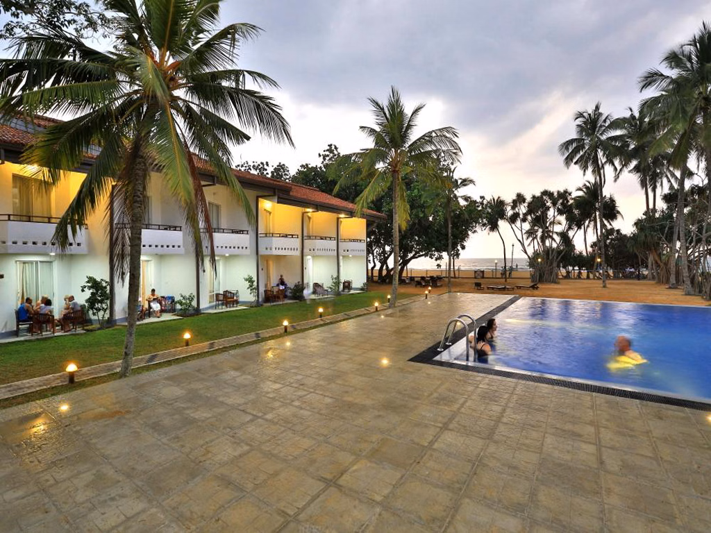Hibiscus Beach Hotel And Villas