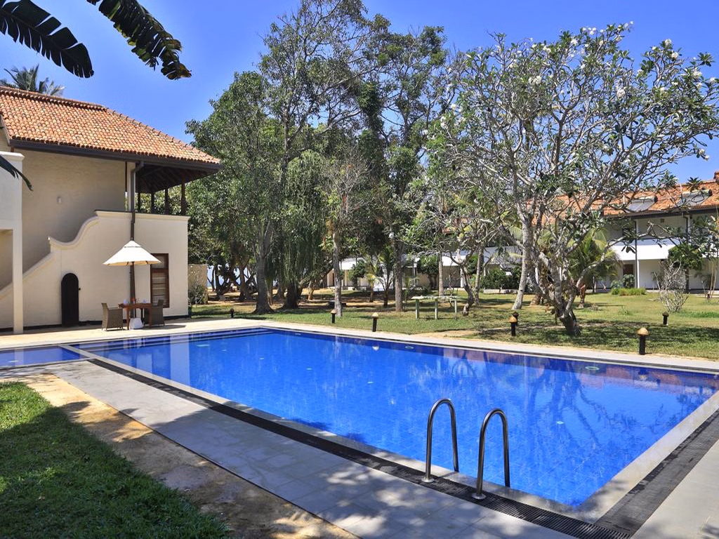 Hibiscus Beach Hotel And Villas