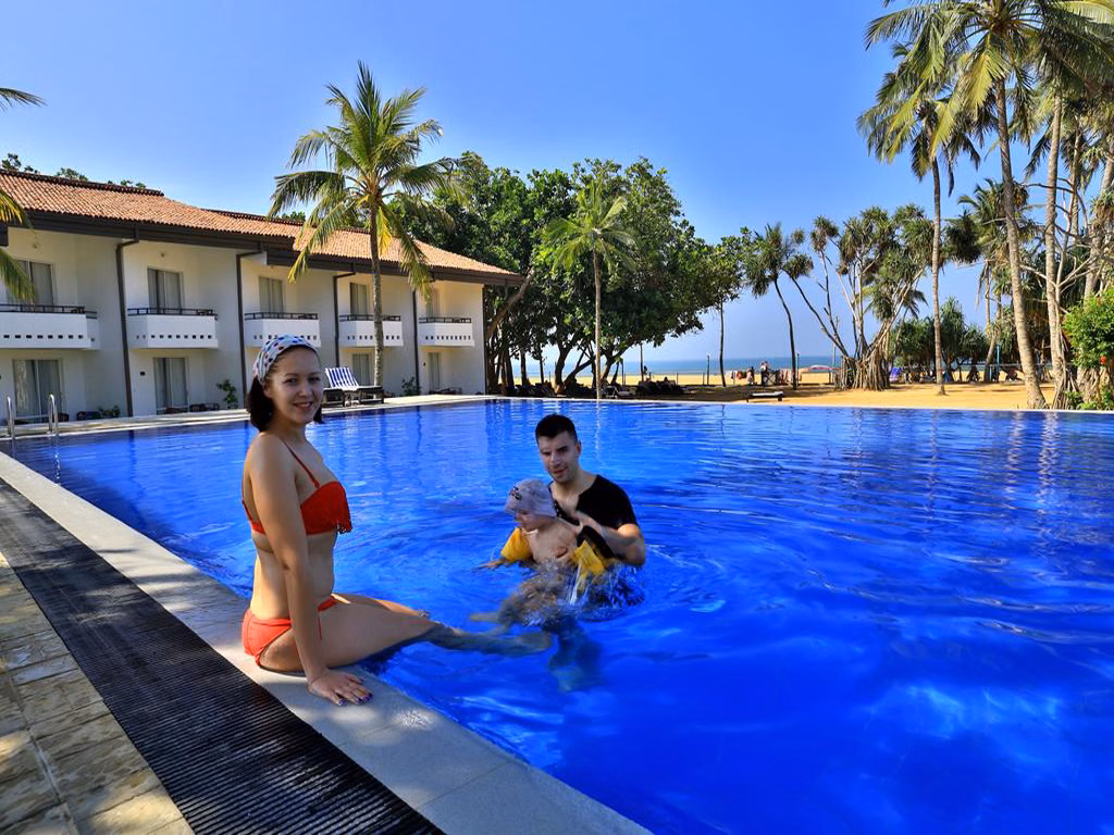 Hibiscus Beach Hotel And Villas