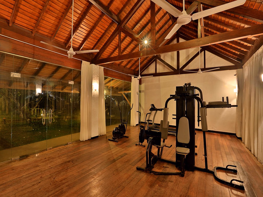 Hibiscus Beach Hotel And Villas