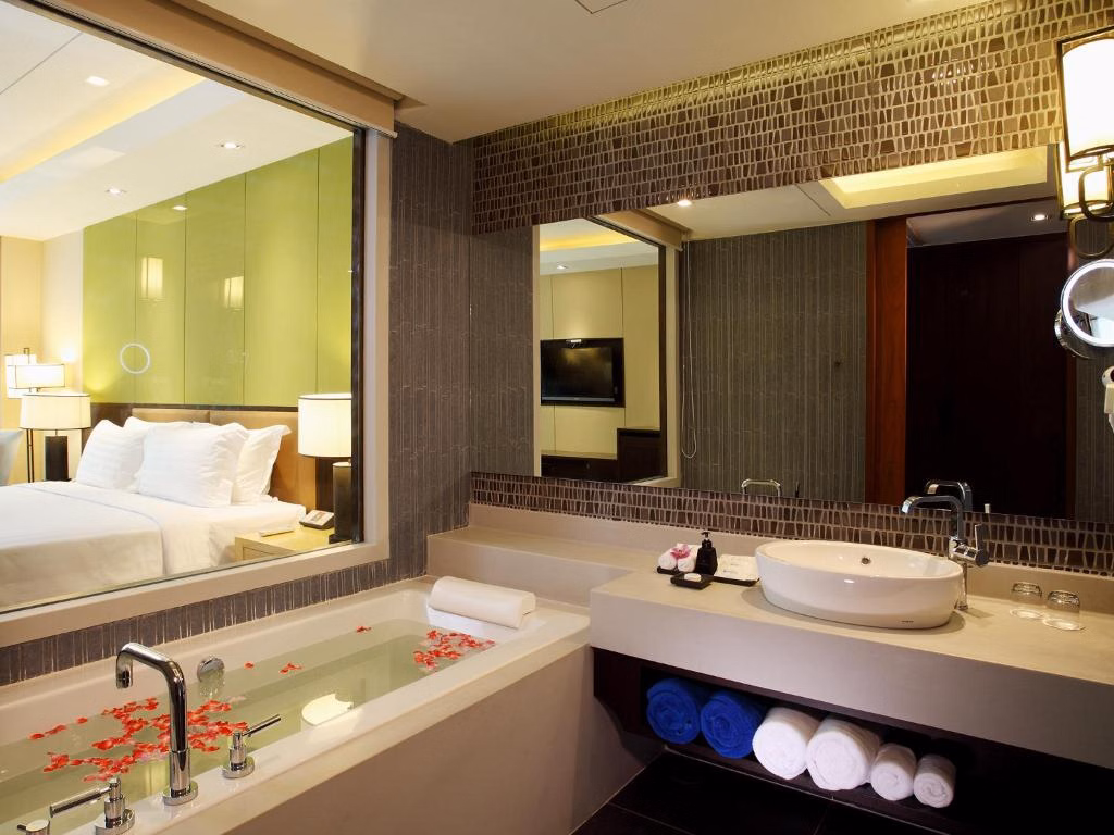 Graceland Khaolak Beach Resort