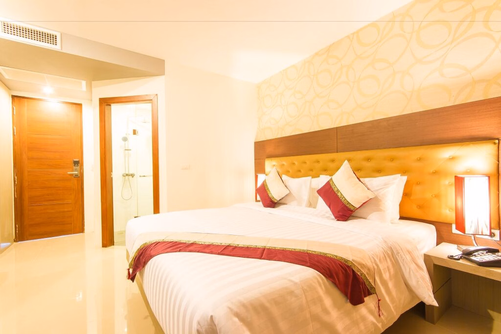 Hemingways Silk Hotel