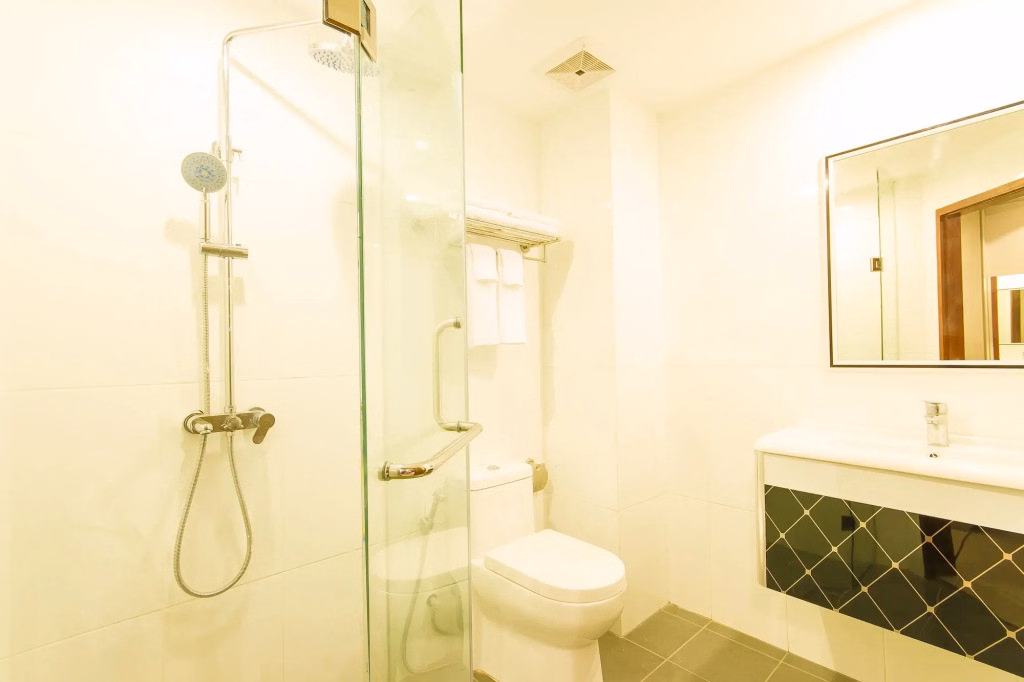 Hemingways Silk Hotel