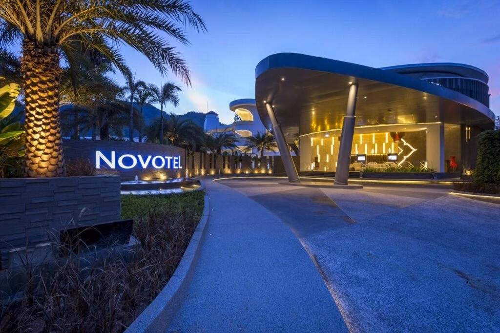 Holiday Inn Resort Phuket Karon Beach by IHG