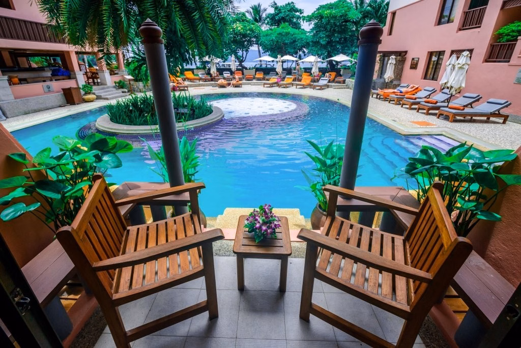 Seaview Patong Hotel