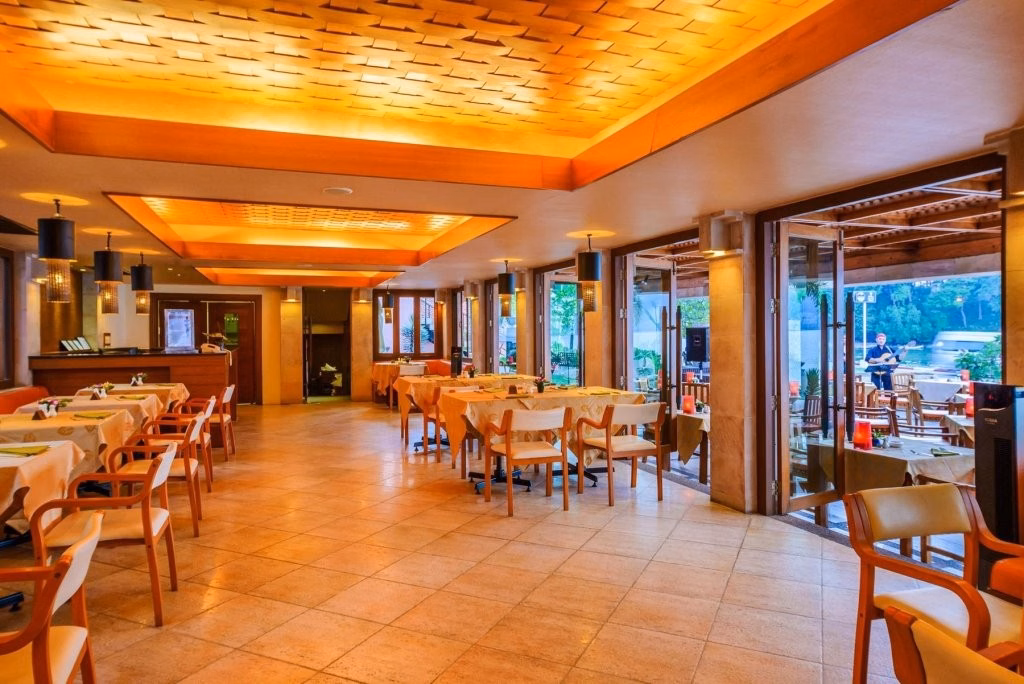Seaview Patong Hotel