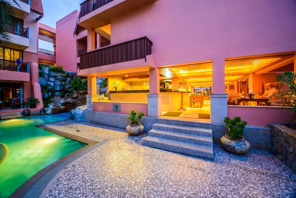 Seaview Patong Hotel