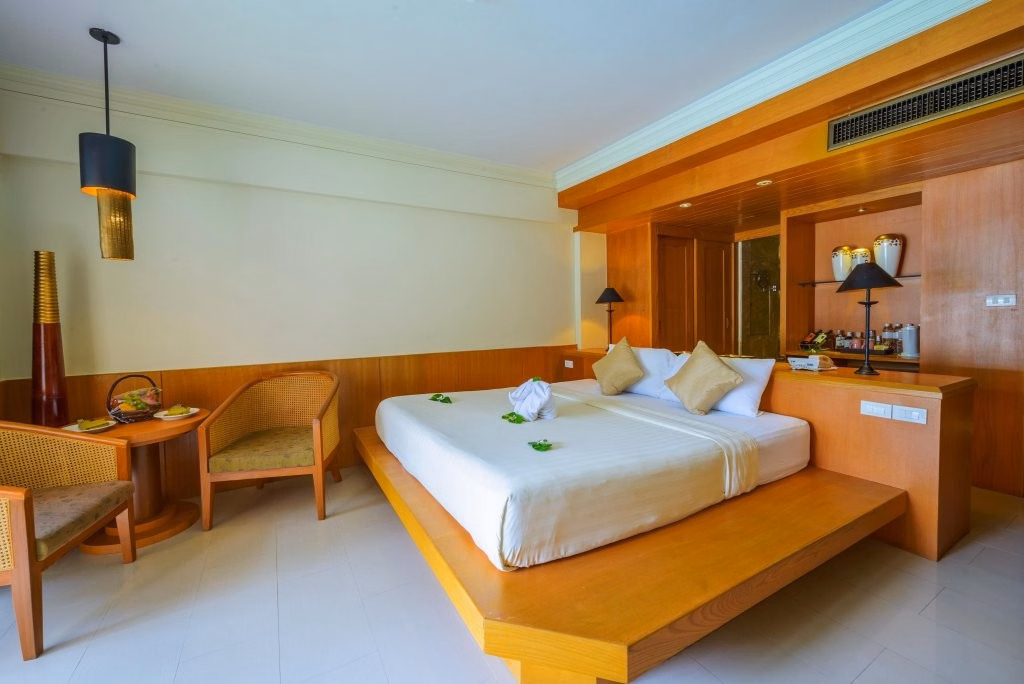Seaview Patong Hotel