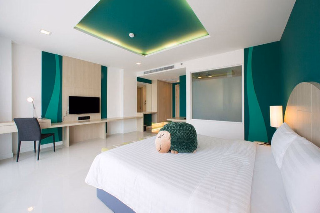 Sleep With Me Hotel