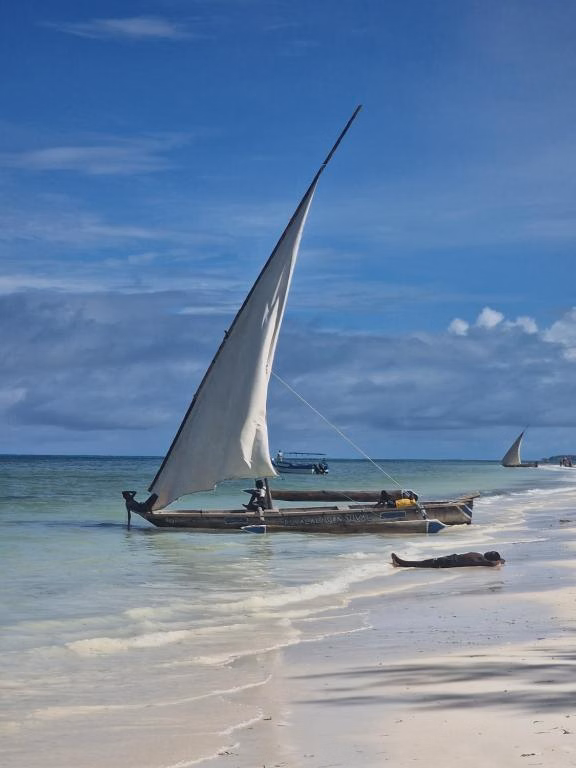 Dhow Inn Boutique Hotel
