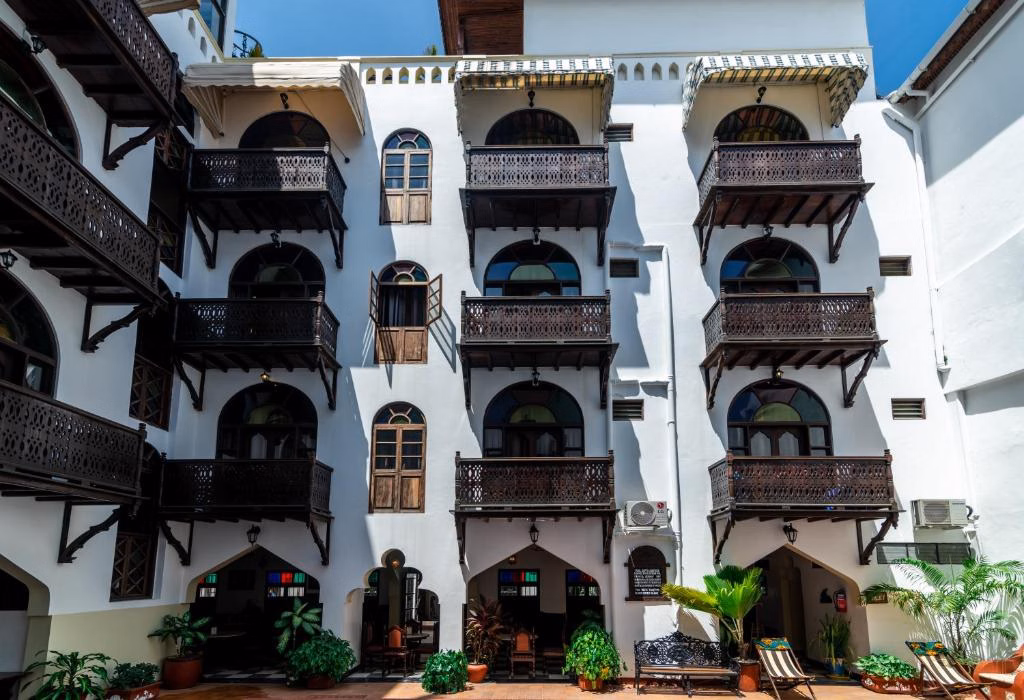 Dhow Palace Hotel