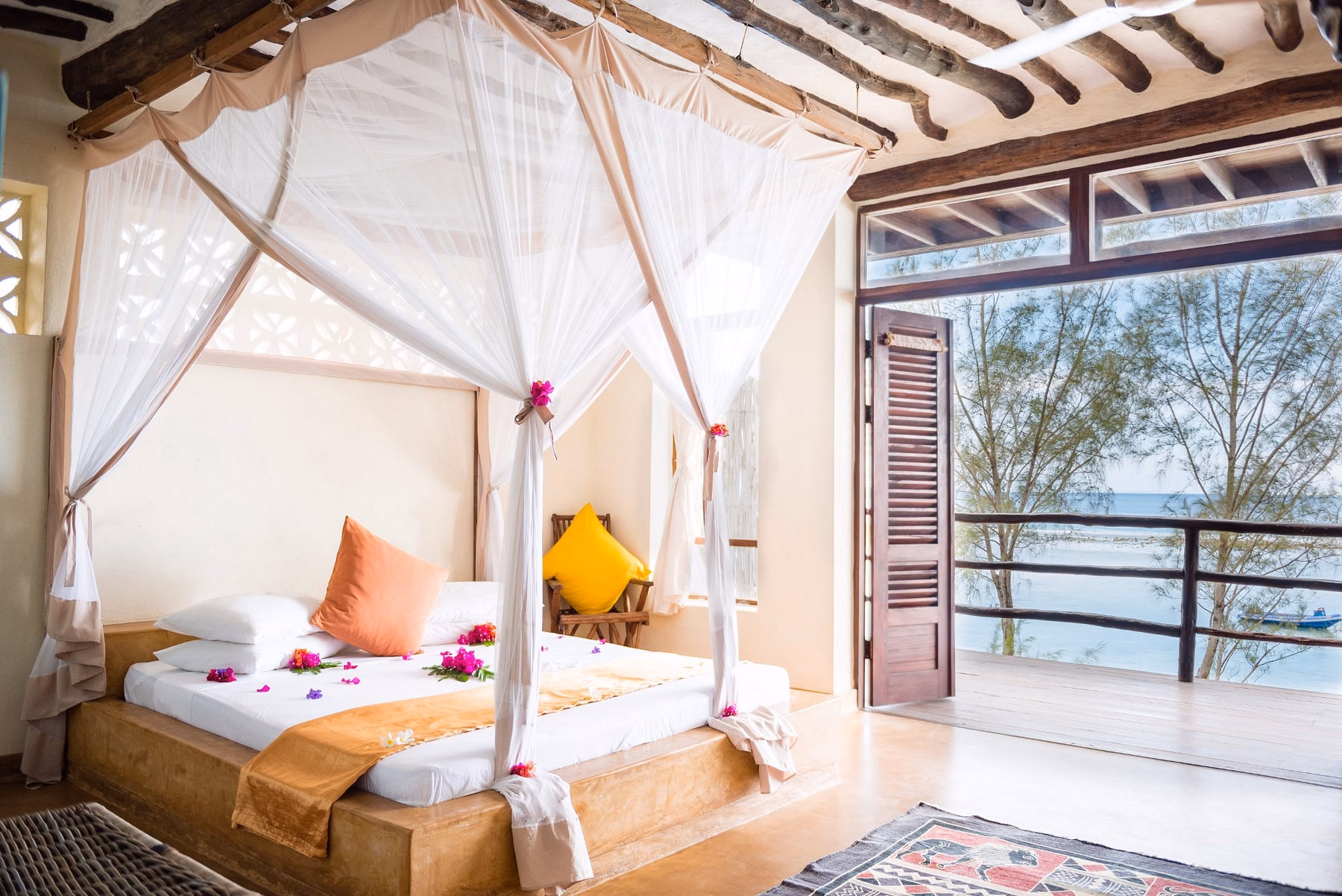 Sunshine Marine Lodge