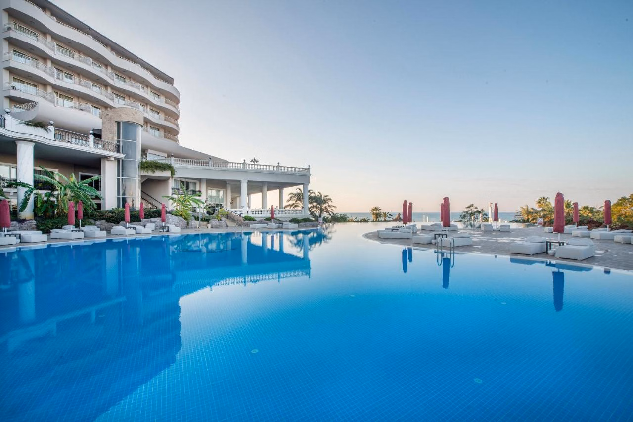 Starlight Resort Hotel