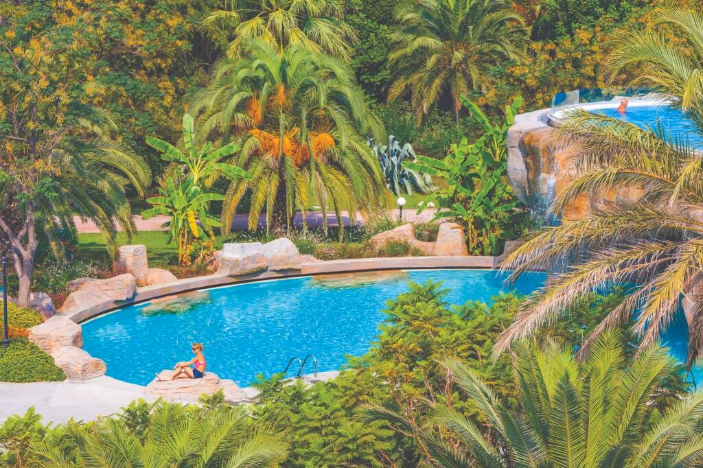 Starlight Resort Hotel