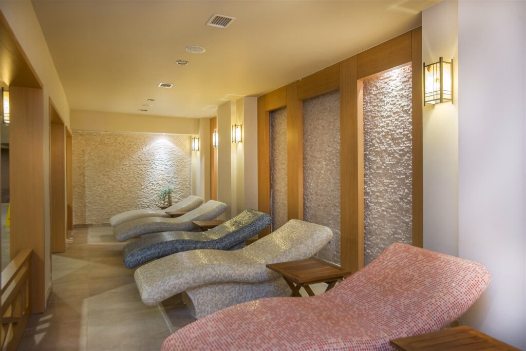 Starlight Resort Hotel