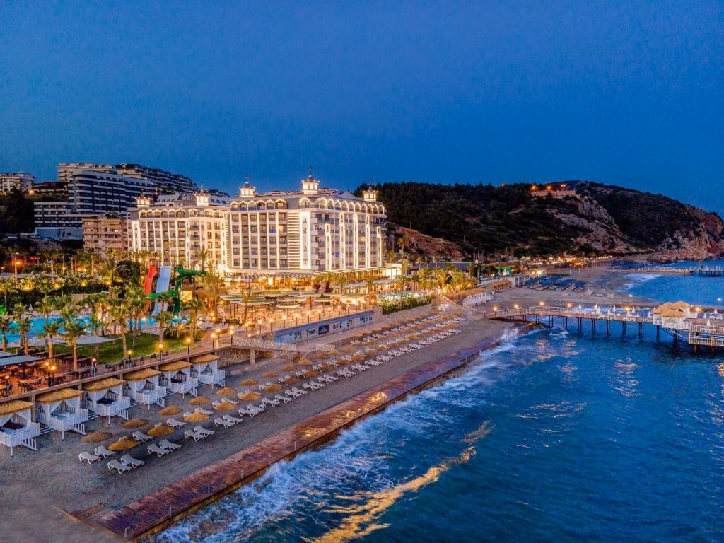 Aria Resort & Spa