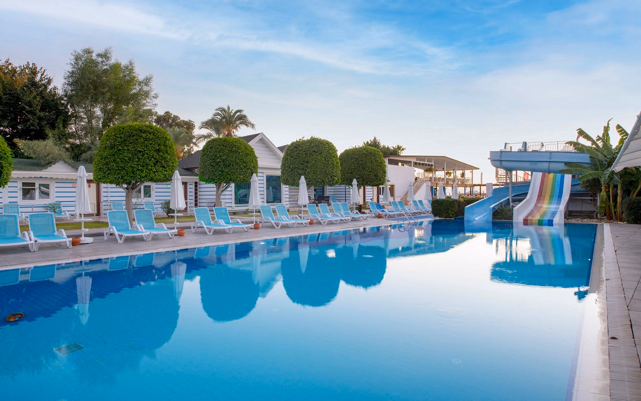 Armas Beach Hotel
