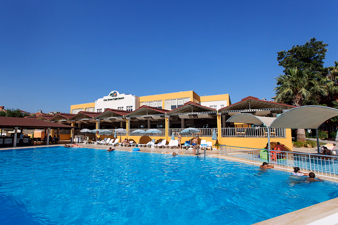 Armas Green Fugla Beach
