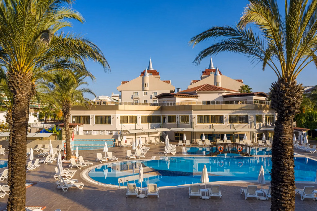 Aydinbey Famous Resort