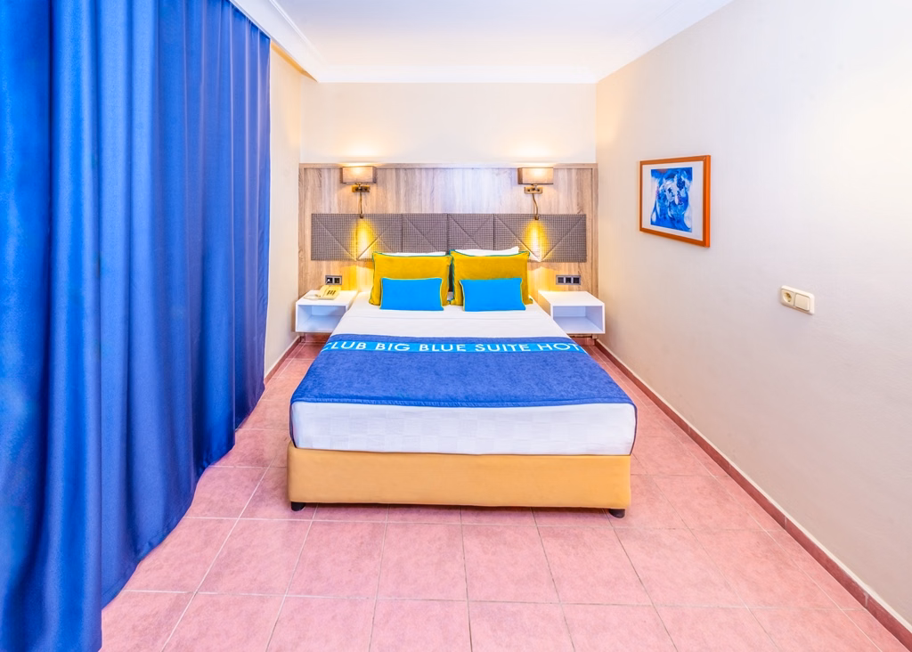 Club Big Blue Suite Hotel