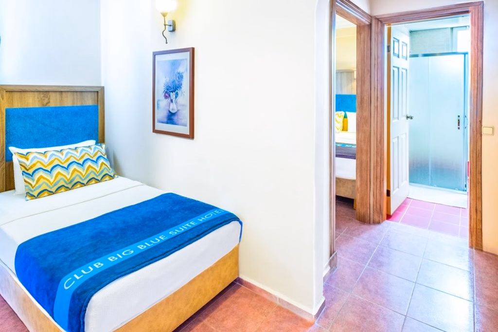 Club Big Blue Suite Hotel