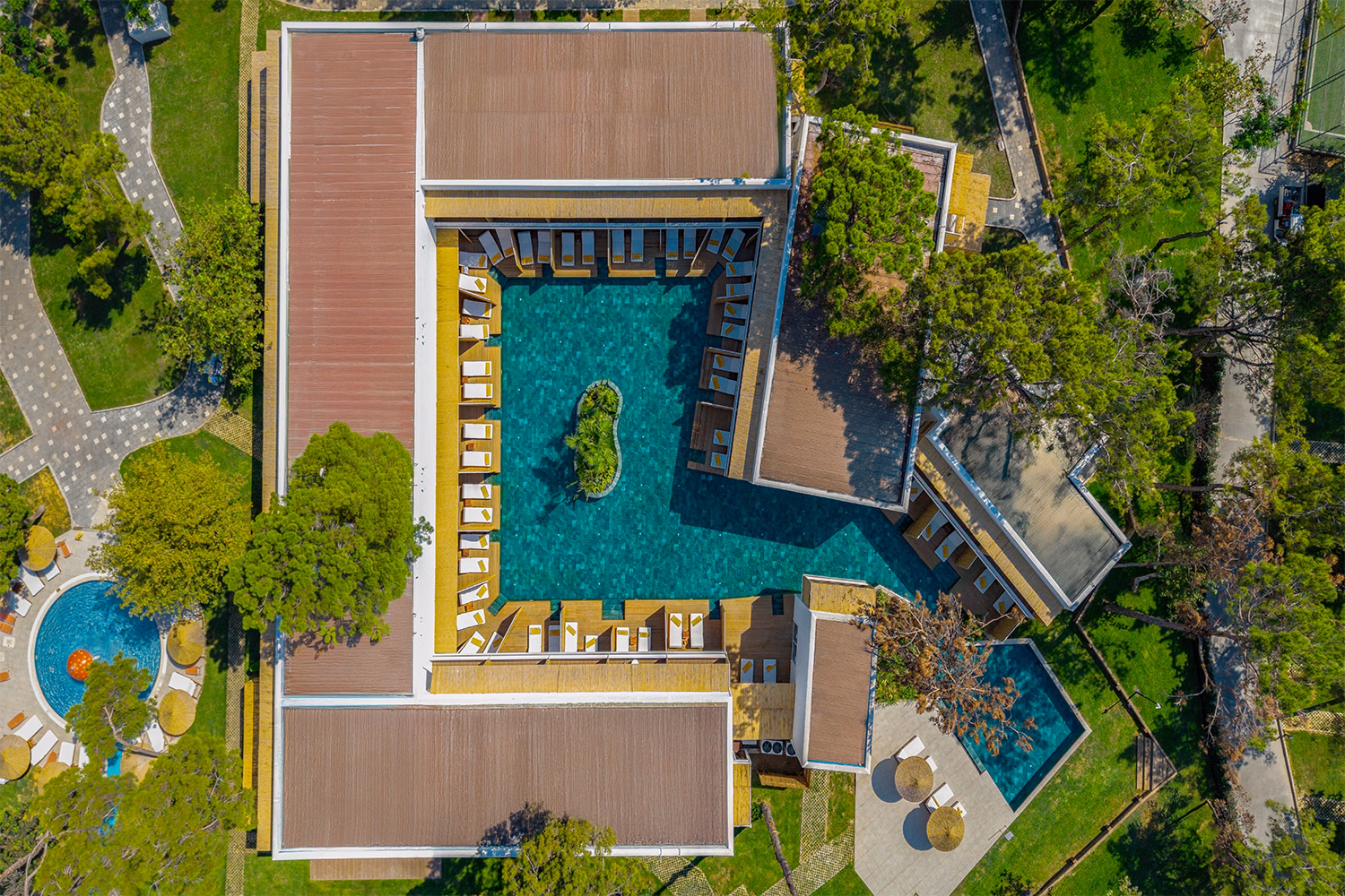 FashionTV Luxe Resort