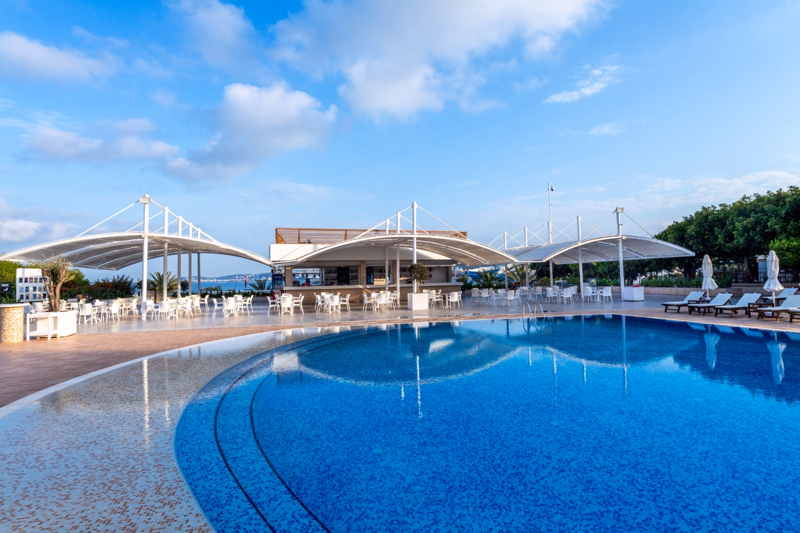 Gold Island Hotel