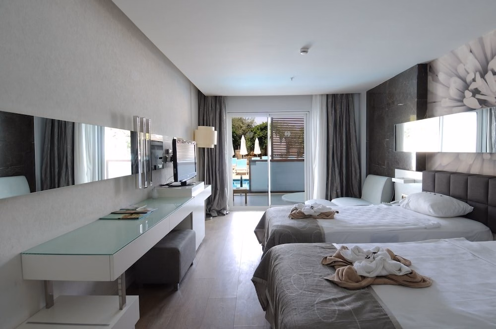 Gold Island Hotel
