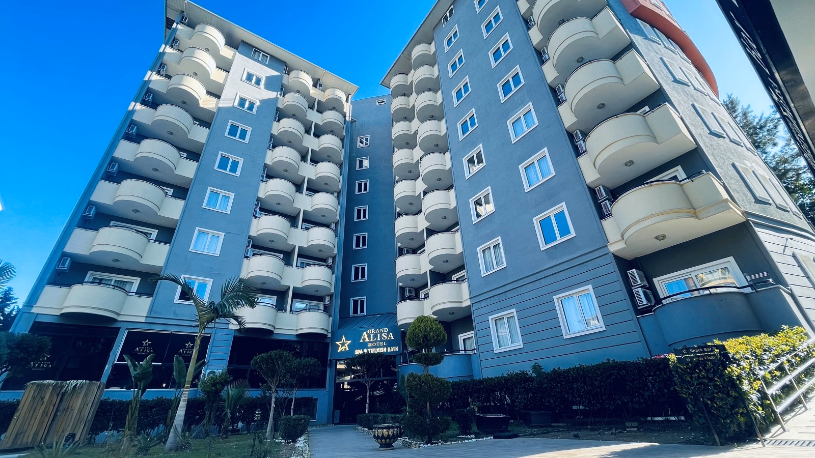 Grand Alisa Hotel