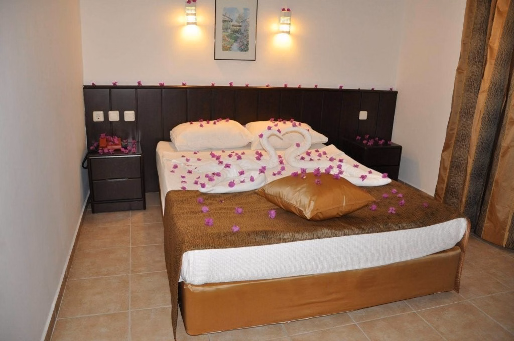 Kleopatra Celine Hotel