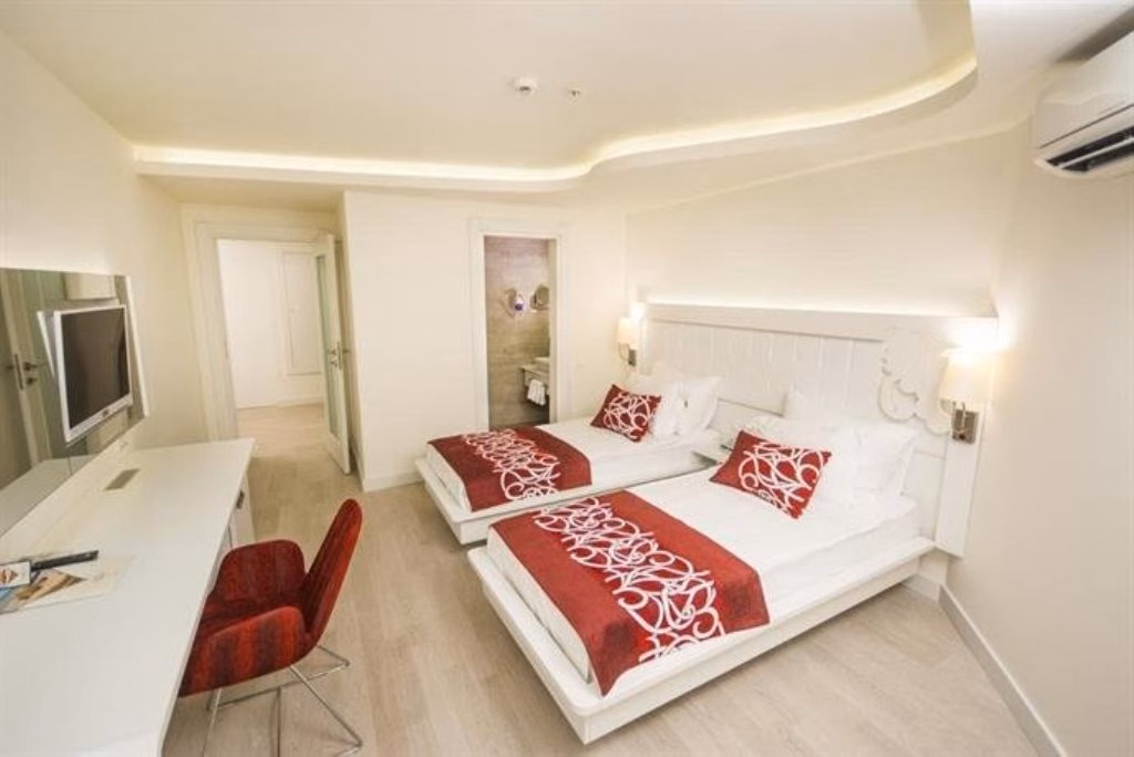Laguna Beach Alya Resort & SPA