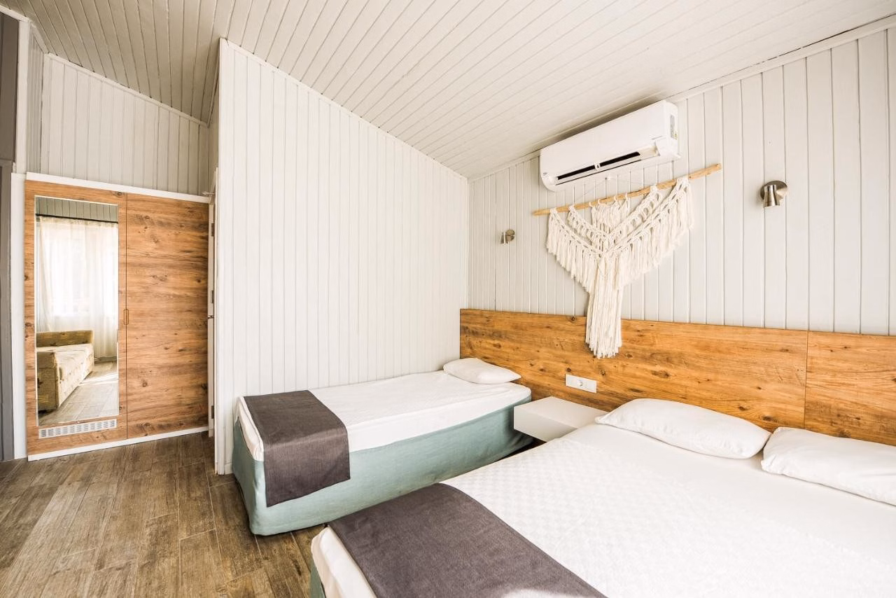 Leda Beach Hotel