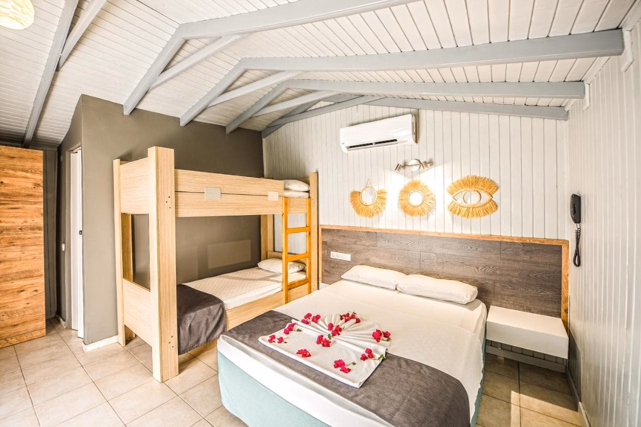 Leda Beach Hotel