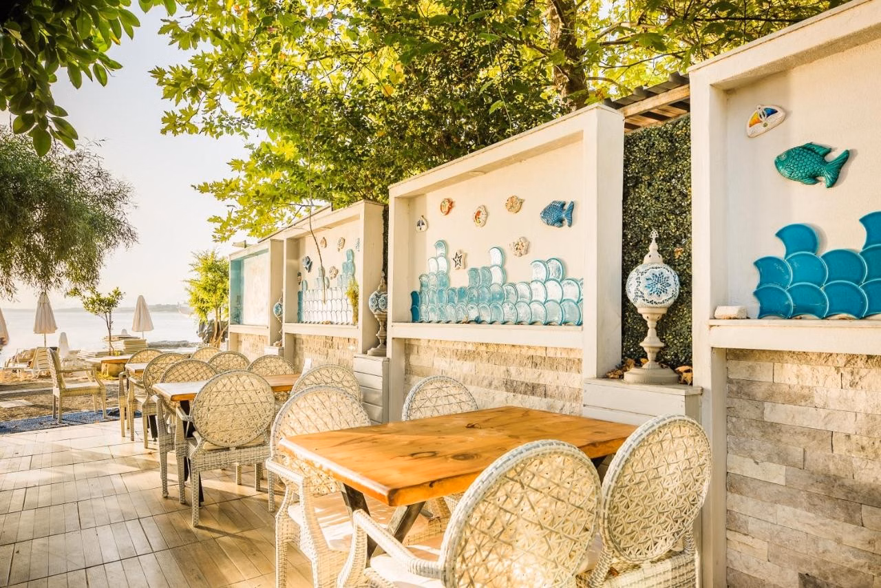 Leda Beach Hotel