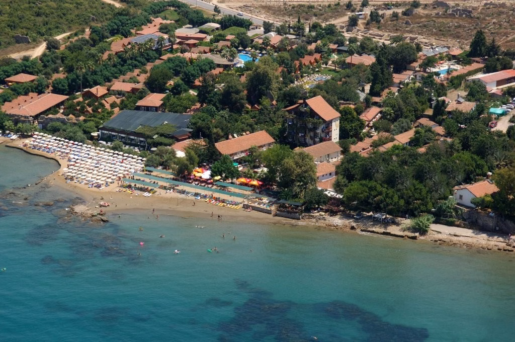 Leda Beach Hotel