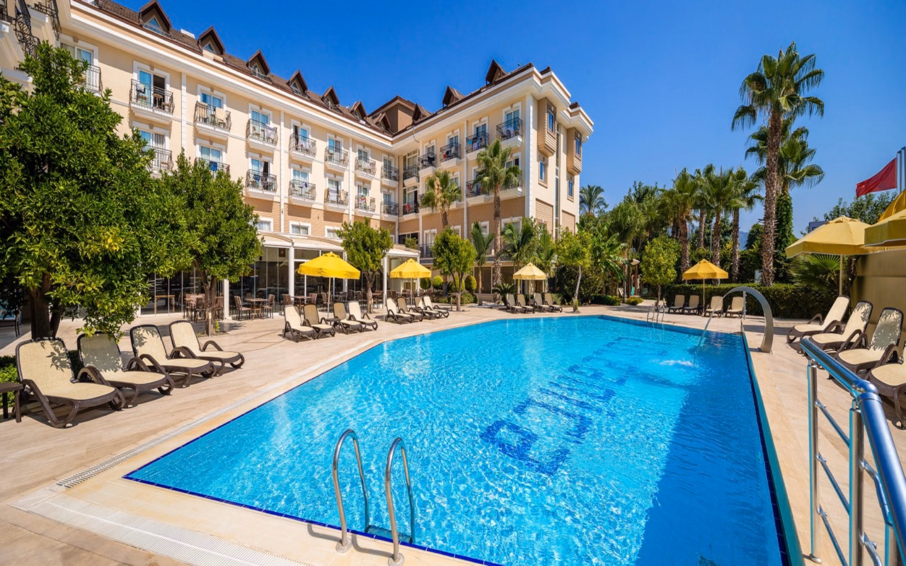 L'Oceanica Beach Resort
