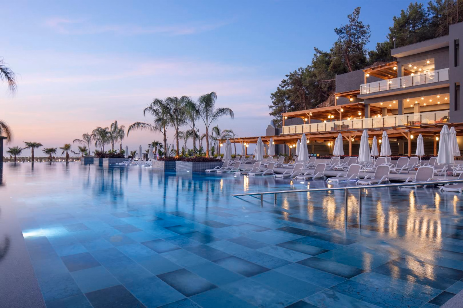 Mylome Luxury Hotel & Resort
