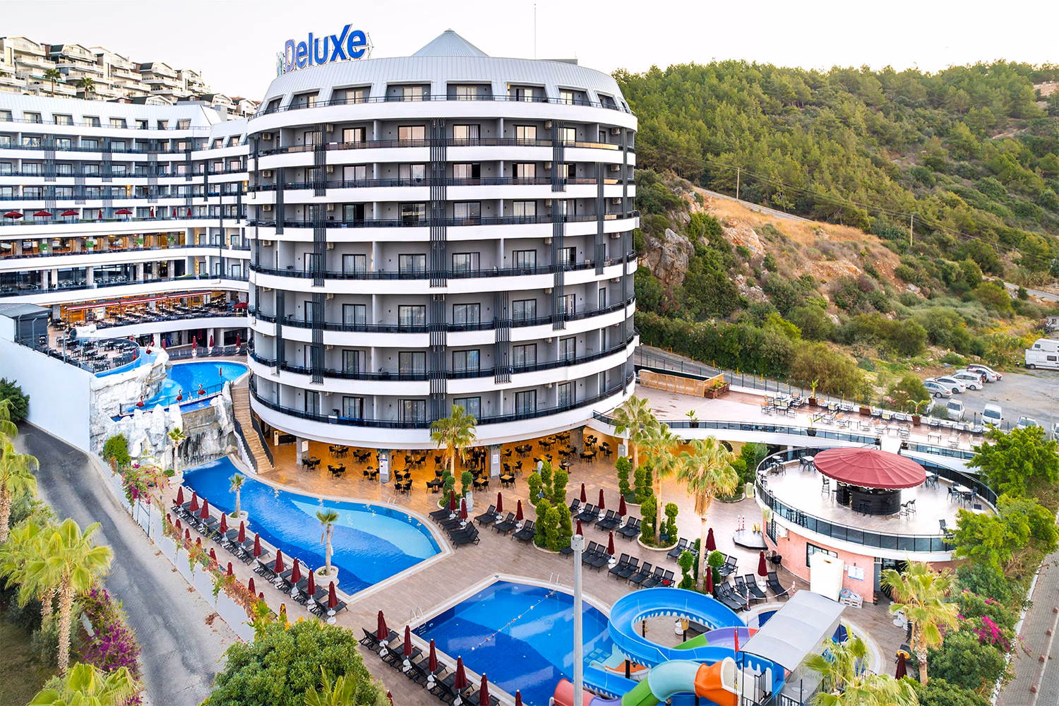 NoxInn Deluxe Hotel