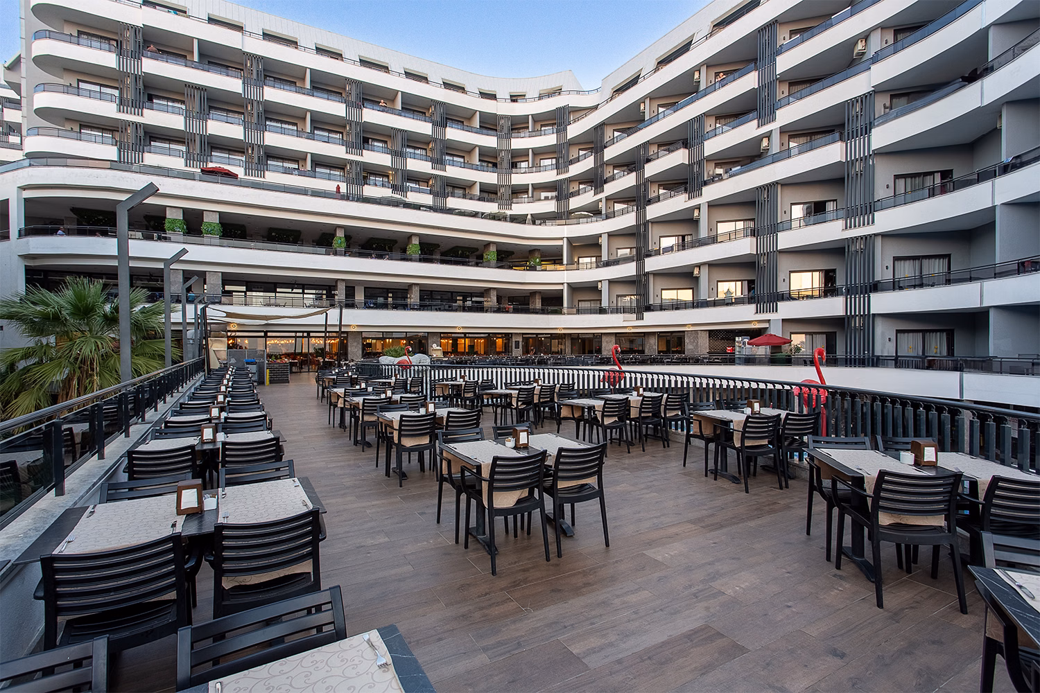NoxInn Deluxe Hotel